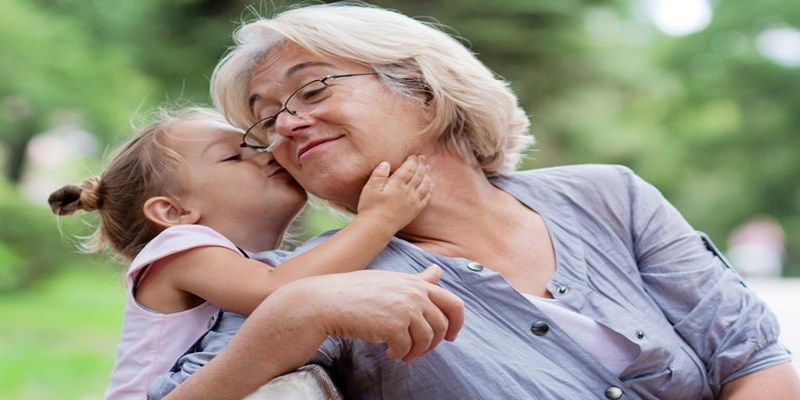 Ngủ mơ bà ngoại chết một mình trong viện thể hiện sự cô đơn